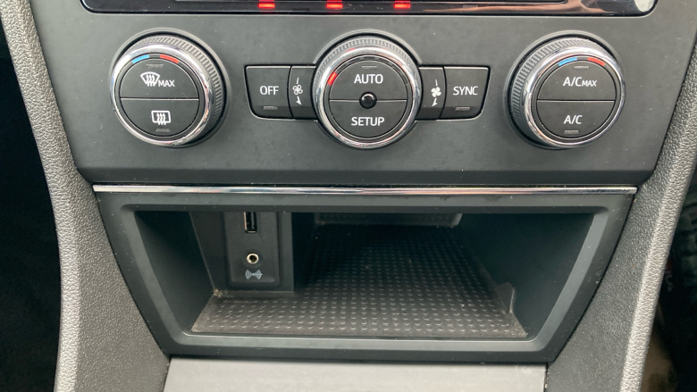 SEAT Leon 1.4 EcoTSI 150 FR 3dr [Technology Pack] Petrol Hatchback